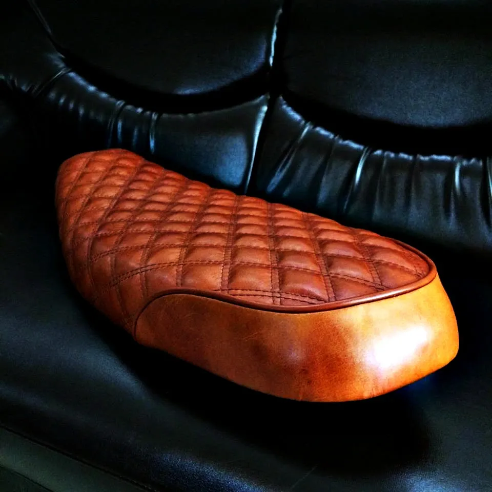 KB-TWCDS - Triumph Bonneville Water-Cooled Classic Diamond Seat